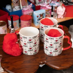 ❤️ Чашка «LOVE» з пухнастим серцем — милий подарунок